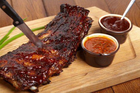 Costela com molho barbecue