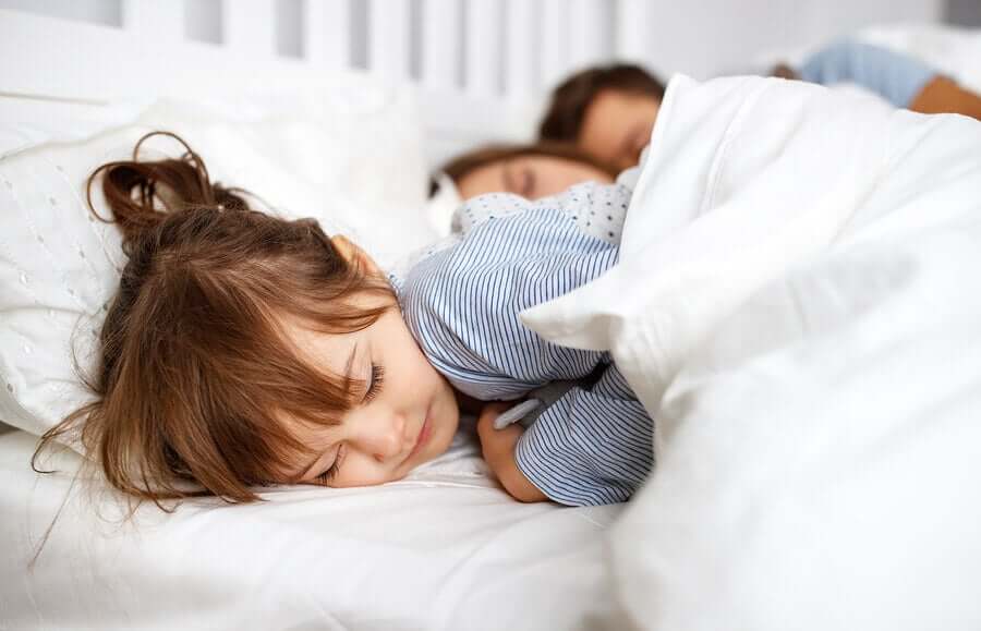 Vantagens de dormir com as crianças