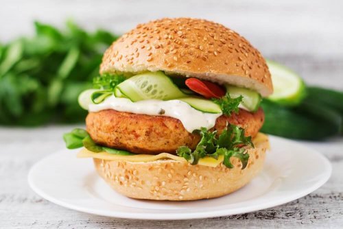 Hambúrguer de frango com alto teor de proteína