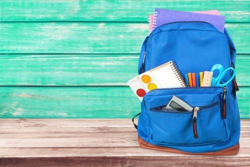 Prepare a mochila junto ao seu filho para motivá-lo a estudar