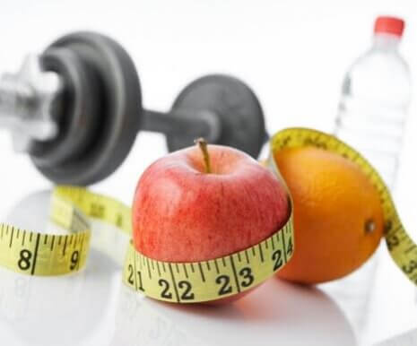 Uma mudança simples é comer saudável e fazer exercícios
