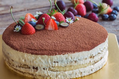 Tiramisú caseiro com frutas