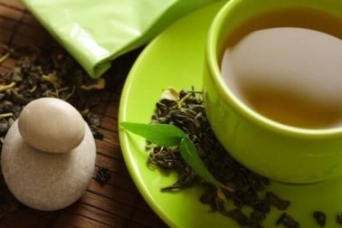 O chá verde ajuda você a perder peso? Descubra!