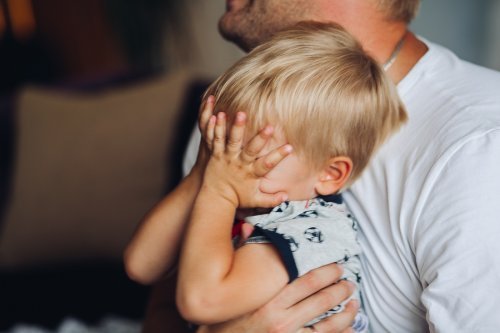 Como ajudar seu filho a superar a morte do pet