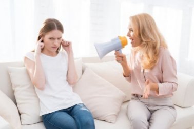 Como os gritos prejudicam as crianças