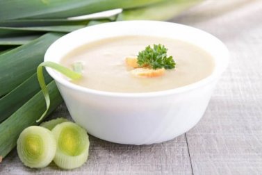 Creme de vegetais com cogumelos, alho-poró e gengibre