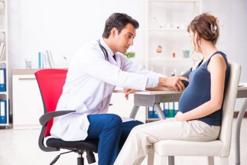 Pressão arterial alta durante a gravidez: sintomas e tratamentos