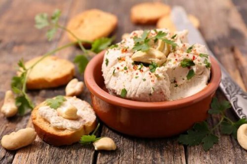 3 maneiras de preparar um queijo vegano