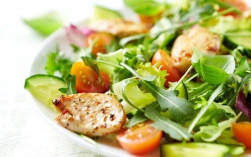 4 receitas de saladas mistas que deveria provar