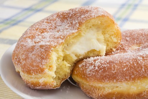 Alto teor de açúcar das rosquinhas de doce de leite