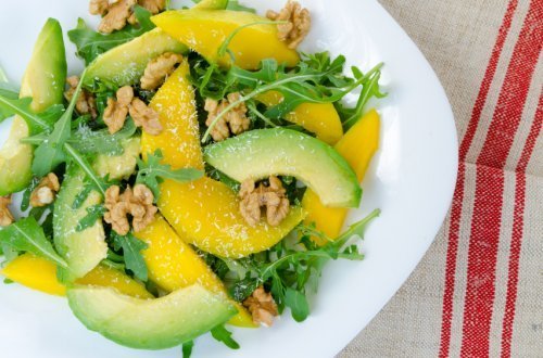 Salada mista com manga