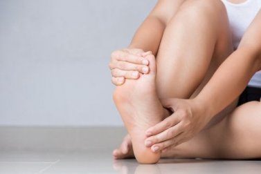 5 conselhos para aliviar tornozelos inchados