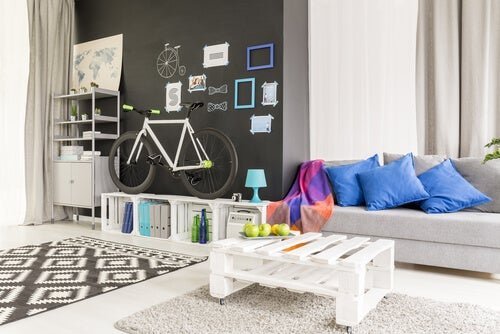 Sala de estar com materiais reciclados