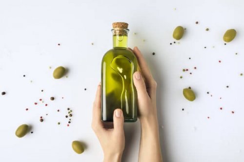 Azeite de oliva para unhas