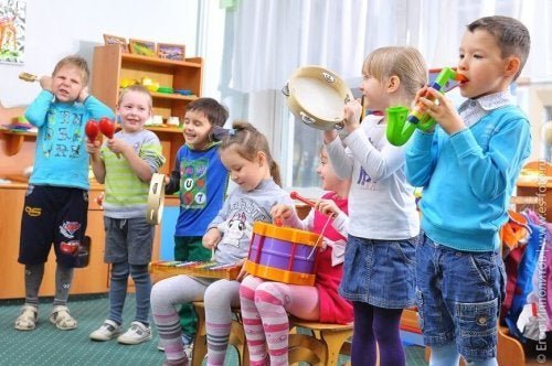 A música é uma das brincadeiras colaborativas