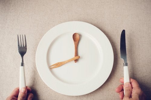Benefícios e mitos do jejum intermitente