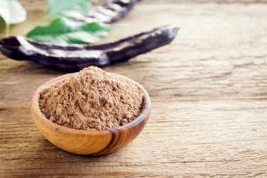 6 propriedades e benefícios da farinha de algaroba