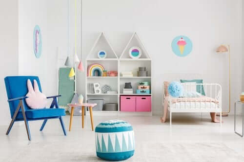 Descubra como organizar brinquedos infantis com materiais reciclados