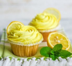 Cupcakes veganos de limão e manjericão