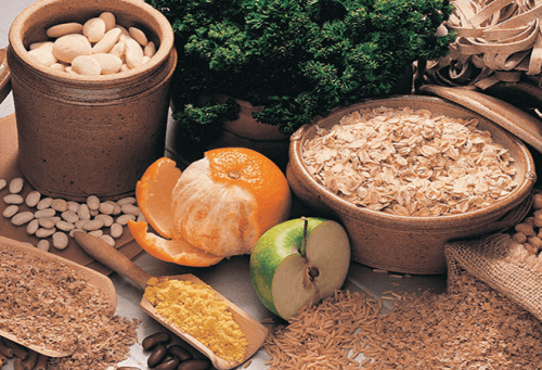 Comer alimentos com fibra para prevenir e aliviar as hemorroidas
