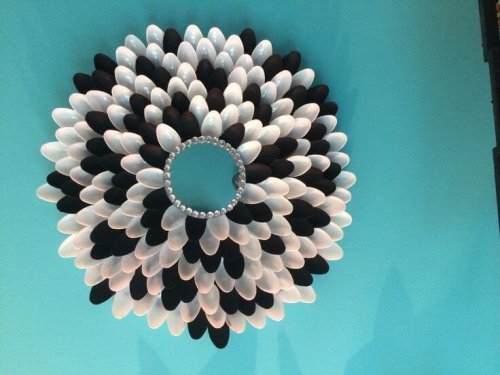 Espelho com moldura plástica