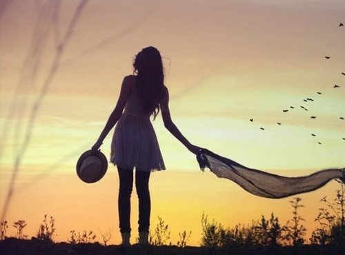 Mulher deixando o passado atrás