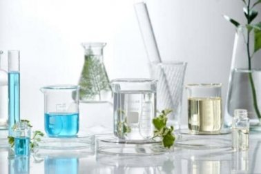Preparações com óleos essenciais para combater a acne