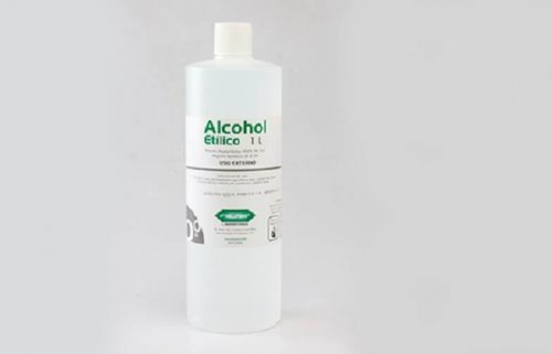 Álcool para remover resíduos de adesivos