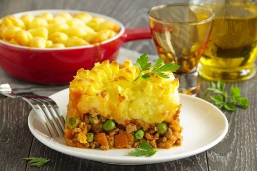 Adicionar legumes na torta de carne e verduras