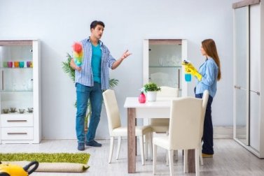 Discussões sobre quem limpa a casa