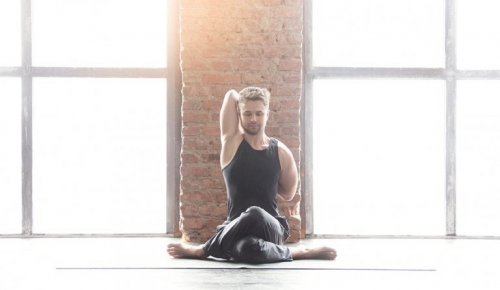 Gomukhasana