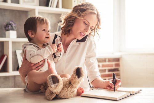 Como conciliar maternidade com trabalho