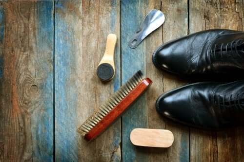 Como limpar sapatos de couro: 5 conselhos úteis