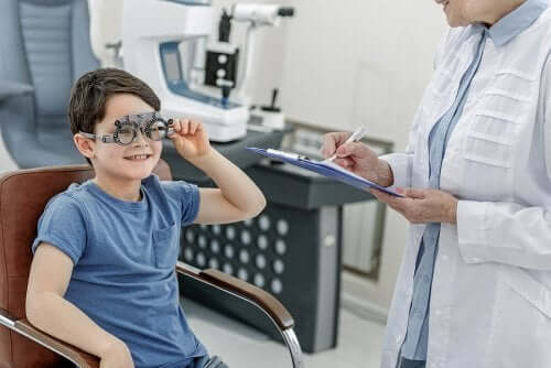 Por que as crianças devem visitar o oftalmologista?