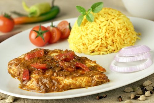 frango ao curry com arroz