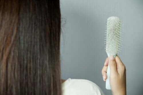 4 hábitos que ajudam a deter a queda de cabelo