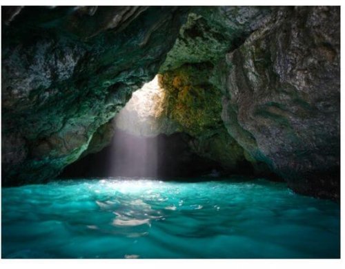 Cachoeira na caverna