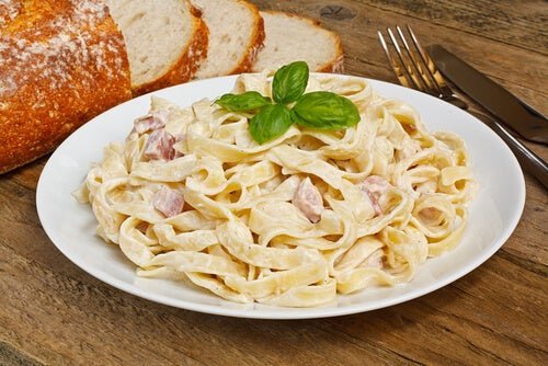 Macarrão à carbonara