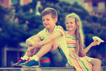 Namoro entre crianças: como agir nessas situações