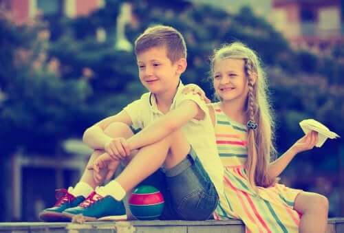 Namoro entre crianças: como agir nessas situações