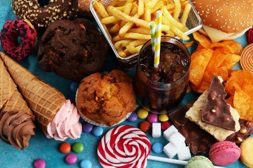 O açúcar da dieta é responsável em grande parte pela formação das cáries.