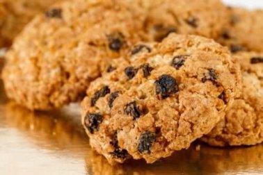 Aprenda a preparar biscoitos saudáveis com aveia e passas