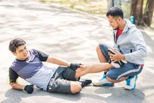 Por que aparecem câimbras nas pernas?