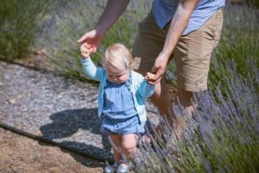 10 exercícios para ajudar a criança a aprender a andar