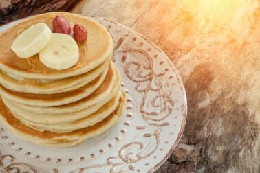 Aprenda a preparar deliciosas panquecas de banana