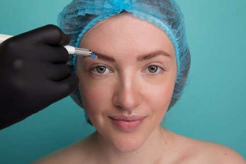 sobrancelhas após o microblading