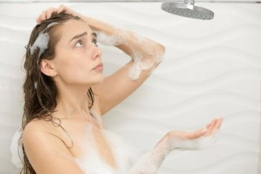 4 métodos infalíveis para desentupir o chuveiro