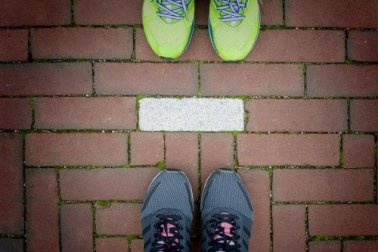 6 exercícios em casal que podem ser feitos ao ar livre