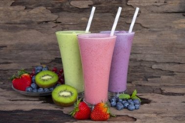 Batidos com iogurte saciantes para o lanche