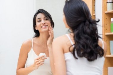 Prepare a pele para uma maquiagem com efeito natural